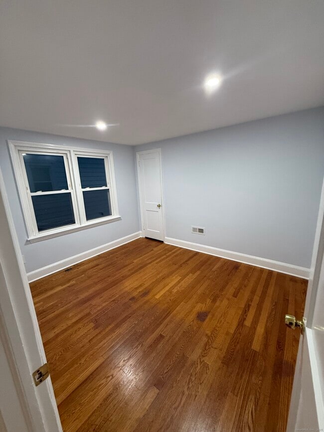 Building Photo - 121 Milford Ave