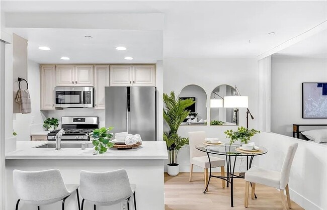 Building Photo - 1062 Calle Del Cerro