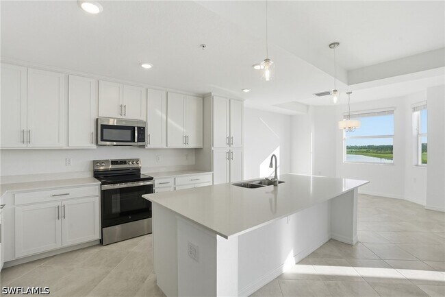 Building Photo - 15405 Grn Acrs Ave