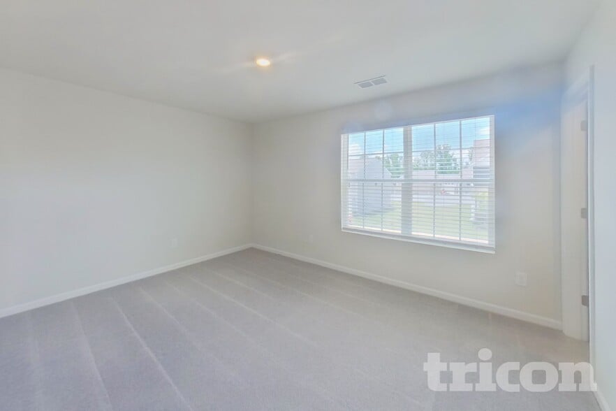 Building Photo - 2115 Brechin Rd