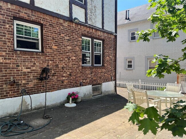 Building Photo - 248-29 Cambria Ave