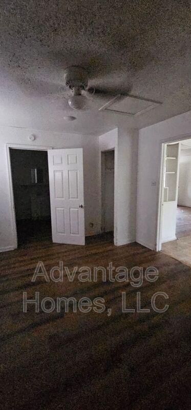 Building Photo - 11221 Palmer Ave