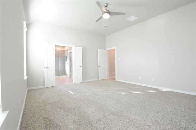 Building Photo - 22827 Castello Lakes Dr