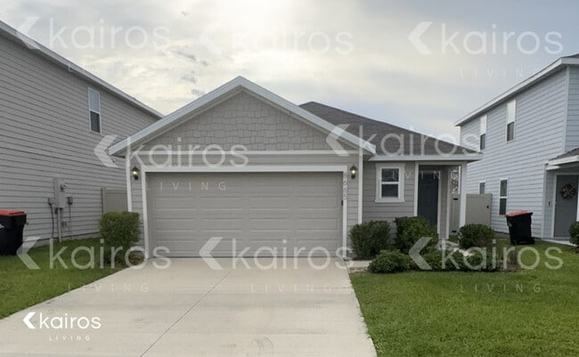 Building Photo - 8665 SW 44th Ct