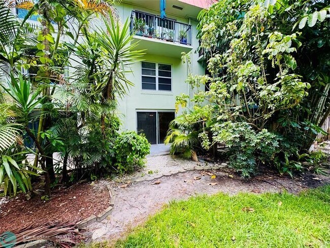 Building Photo - 805 W Oakland Park Blvd