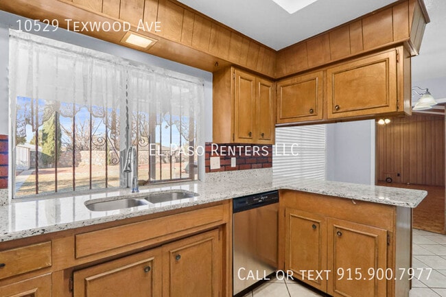 Building Photo - 10529 Texwood Ave