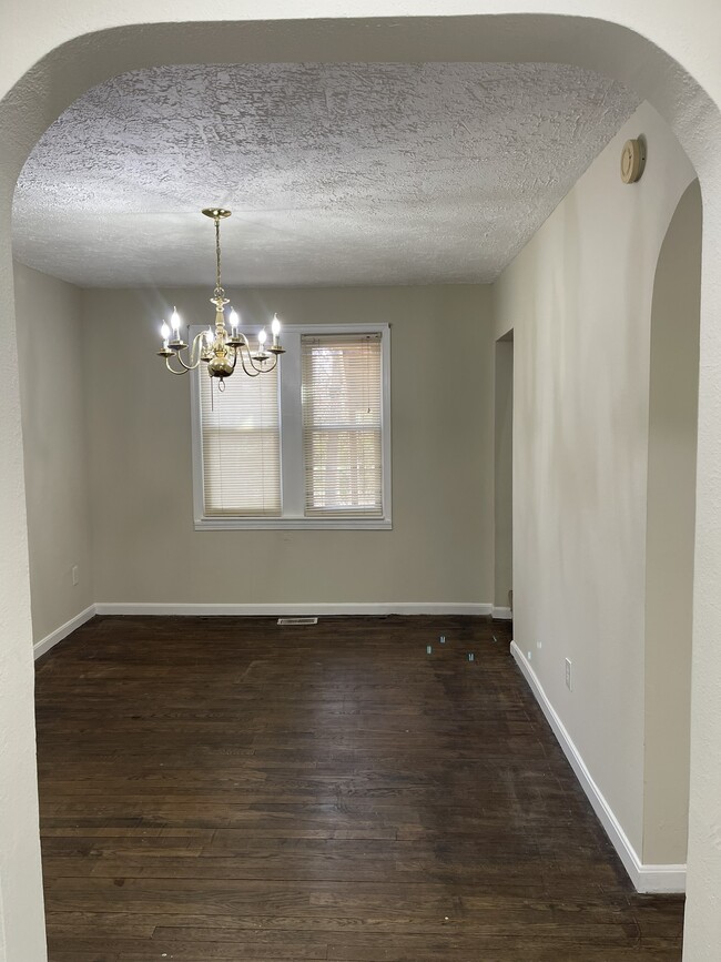 Building Photo - 8209 Comet Dr