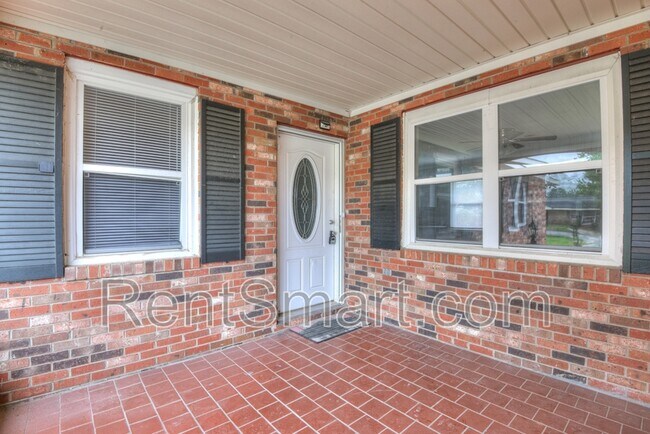 Building Photo - 250 Almon Ct