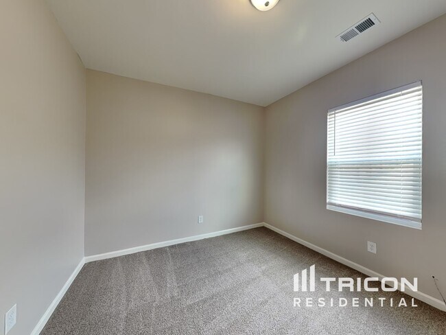 Building Photo - 44 Dorsey Wy