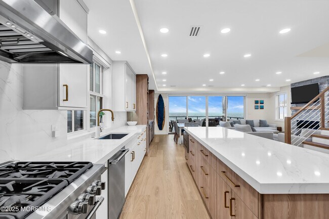 Building Photo - 3580 Ocean Terrace