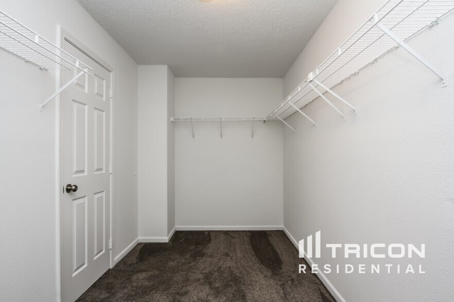 Building Photo - 8731 Ogden Dunes Dr