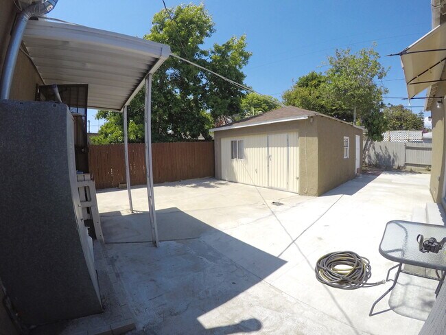 Building Photo - 4138 Commonwealth Ave