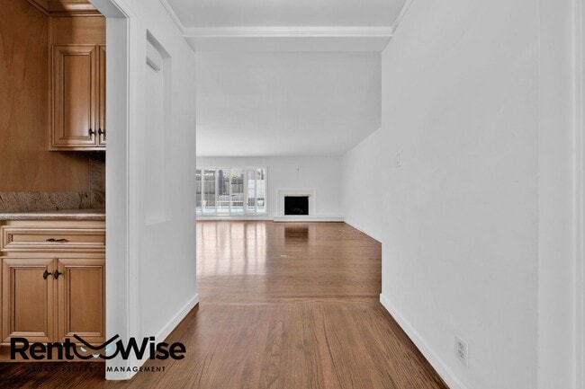 Building Photo - 612 Barneson Ave