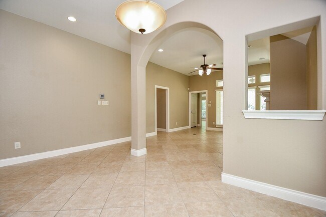 Building Photo - 26115 Serenity Oaks Dr