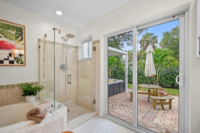 Building Photo - 2421 SW 29th Way