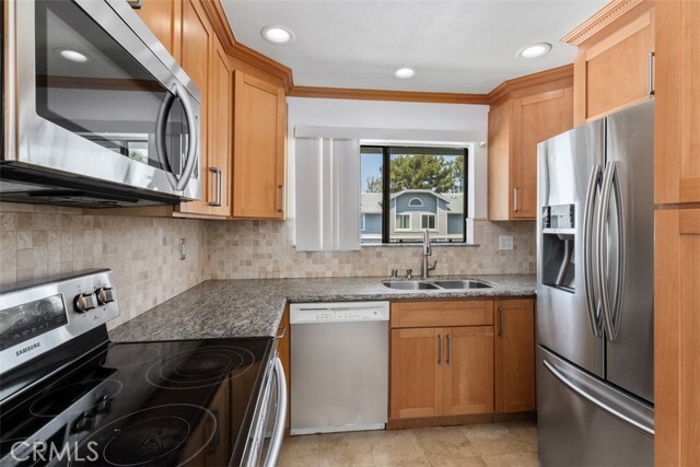 Building Photo - 131 Remington