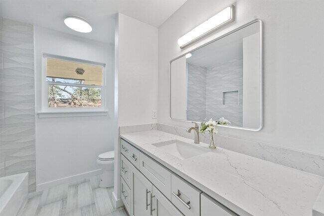 Building Photo - 205 Elmwood St