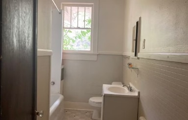 Building Photo - 1715 Locust St