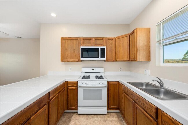 Building Photo - 45433 Witten Dr
