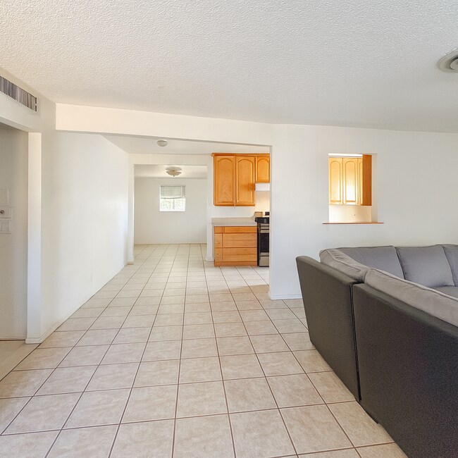 Building Photo - 3172 Shelley St