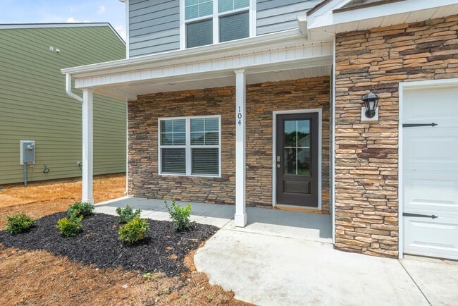Building Photo - 104 Greystone Way