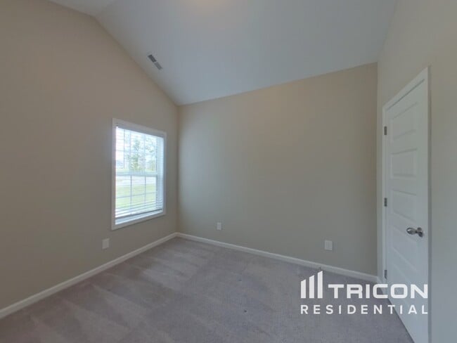 Building Photo - 1001 Cyril Dr