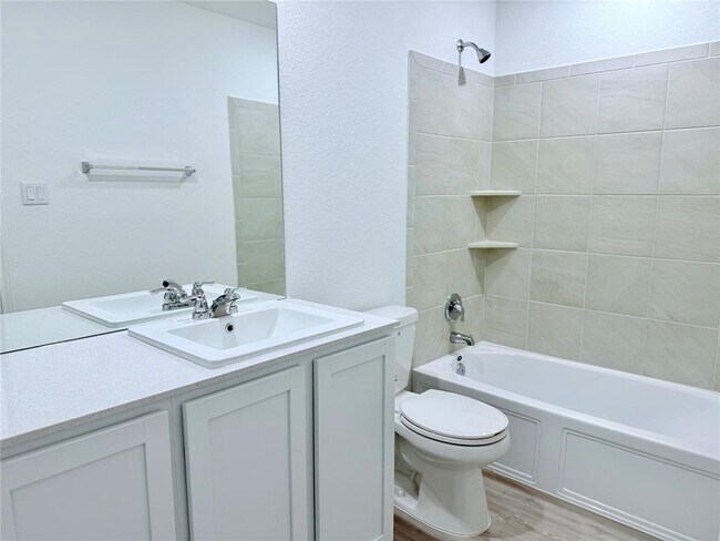 Building Photo - 1220 Acorn Oak Dr