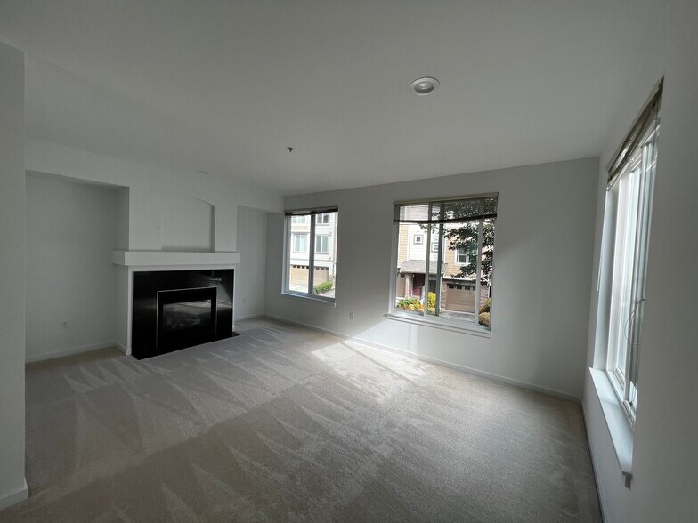 Building Photo - 21269 SE 42nd Pl