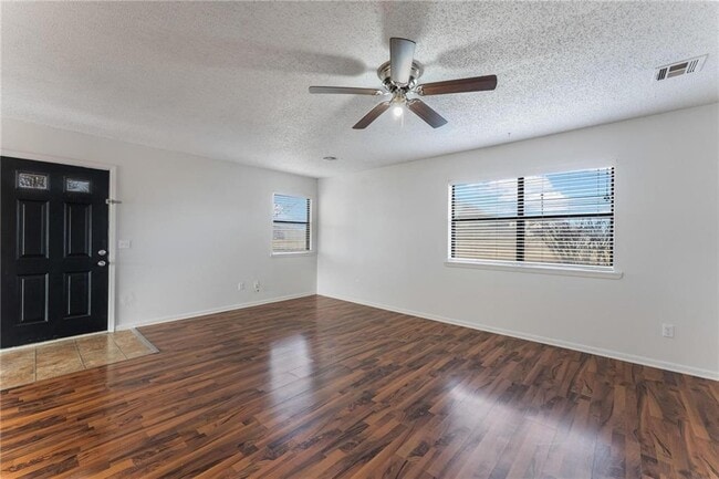 Building Photo - 153 Halleck Ln