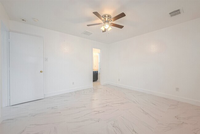 Building Photo - 20939 Young Meadows Way