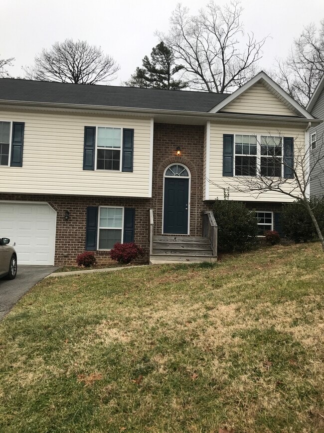 Primary Photo - 2034 Tula Dr