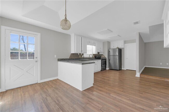 Building Photo - 19 N 30th St