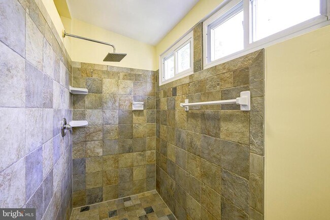 Building Photo - 5518 13th St NW