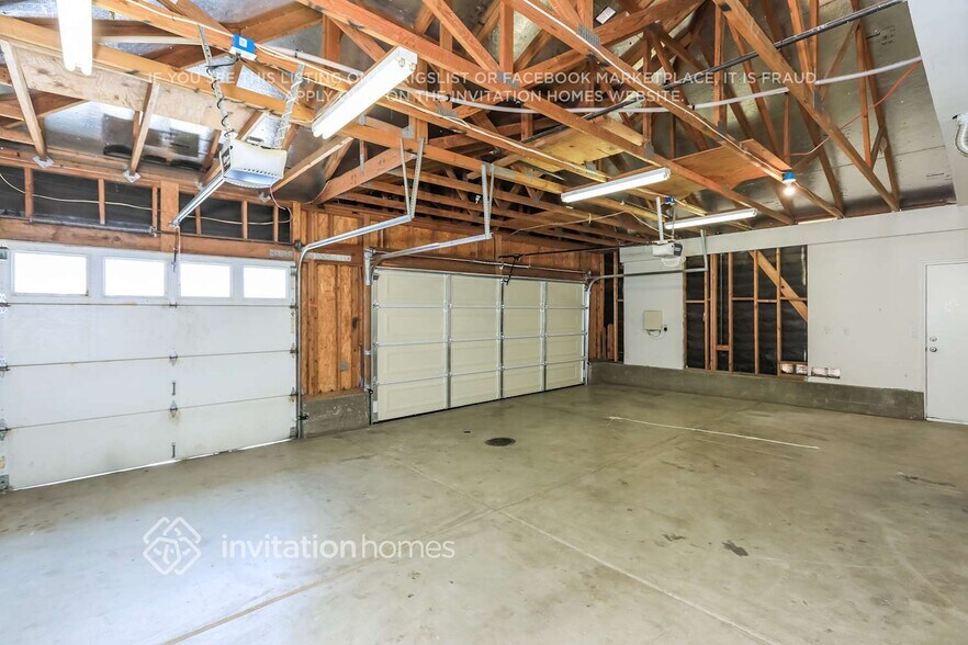 Building Photo - 25354 Silverwood Ln