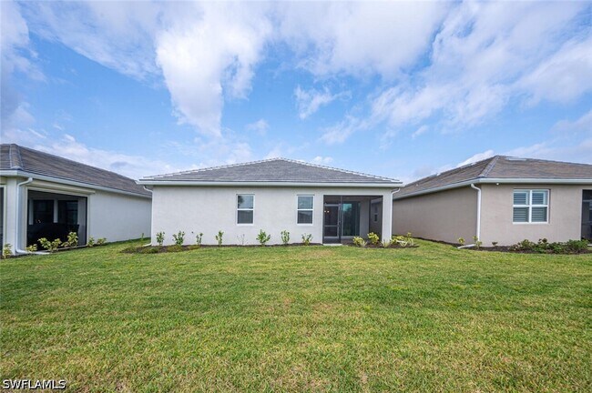 Building Photo - 28093 Sanibel Sands St