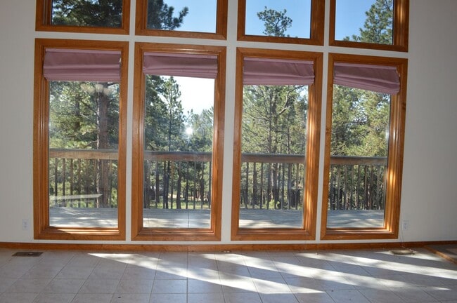 Building Photo - Tranquil Acres Home