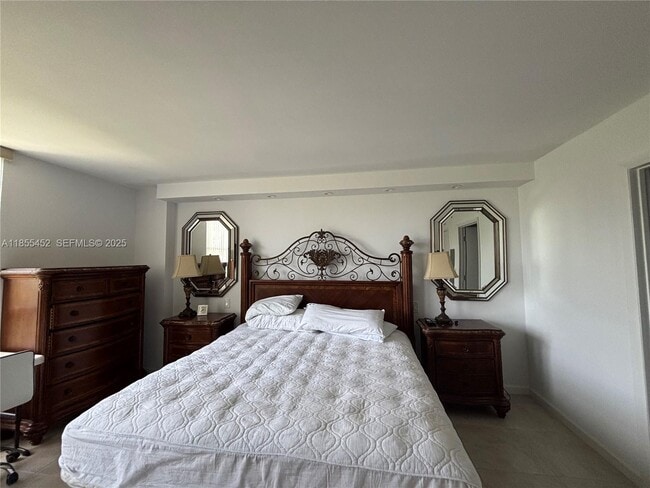 Building Photo - 3600 Mystic Pointe Dr