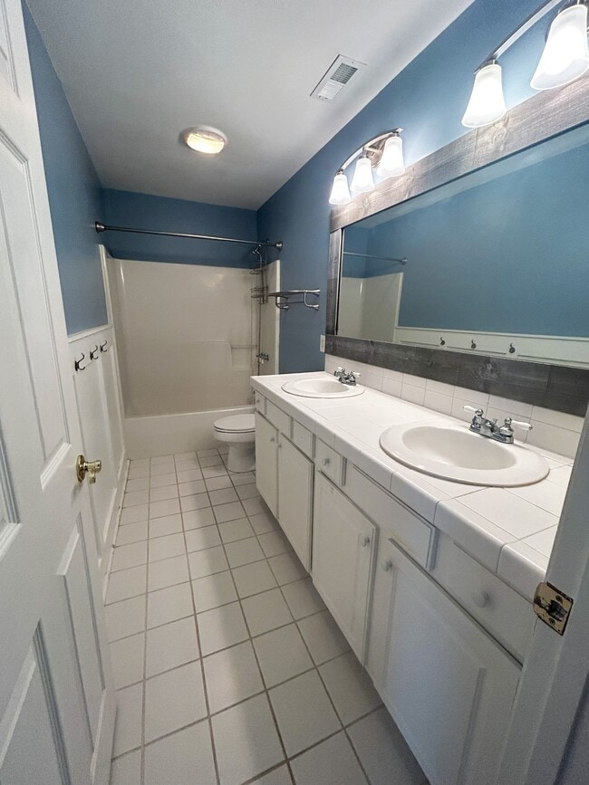 Building Photo - 111 Fawn Creek Ct