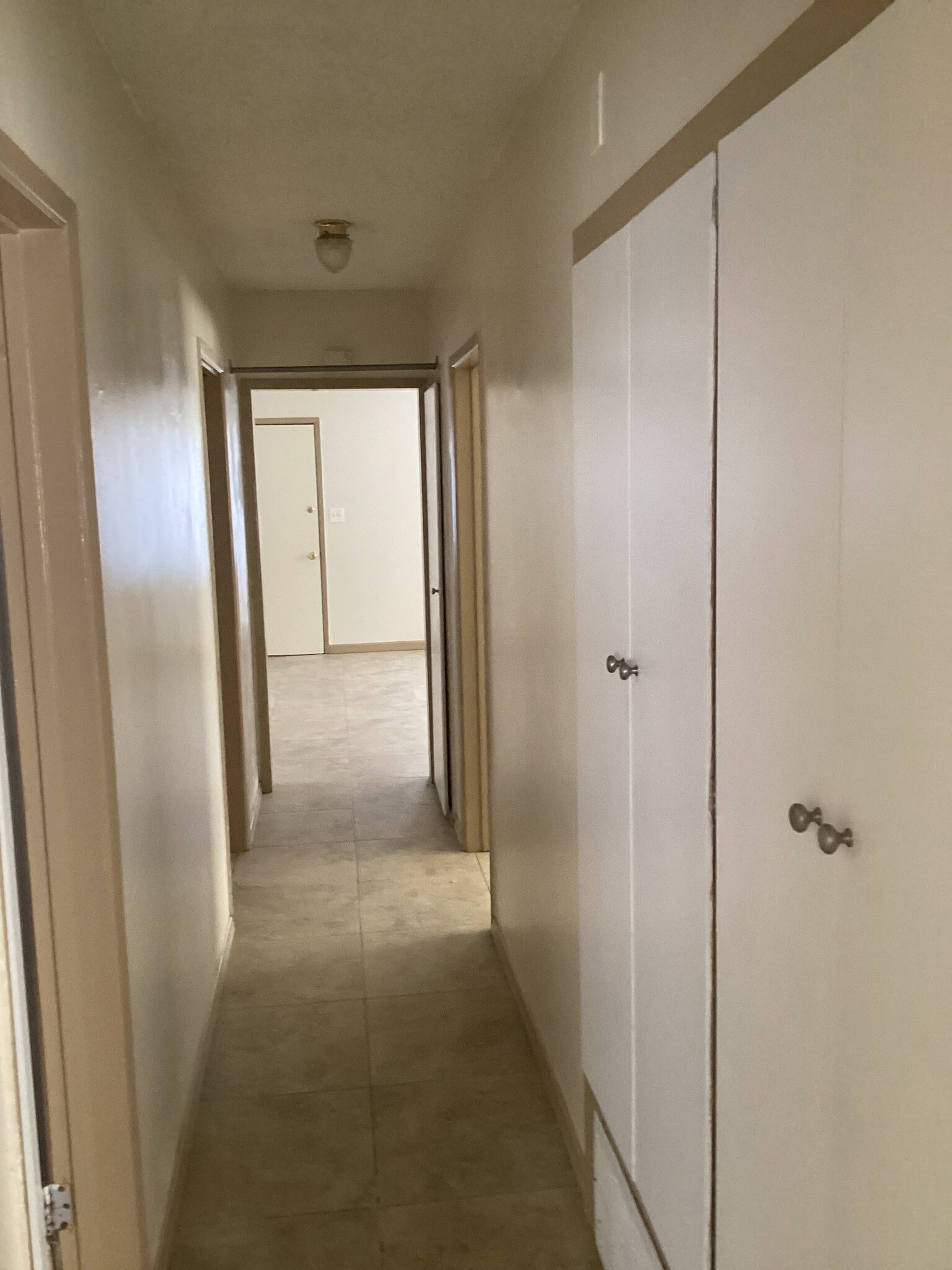 Building Photo - 138 N Vecino Dr