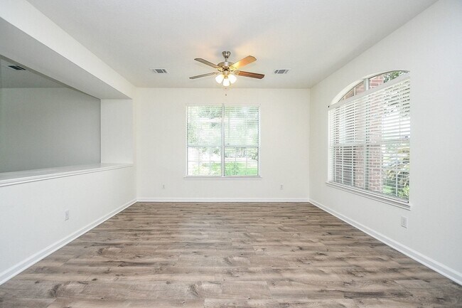 Building Photo - 21610 Woodoak Ct