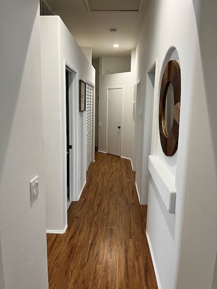 Building Photo - 26928 Montseratt Ct