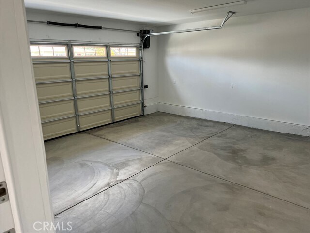 Building Photo - 376 N Lime St