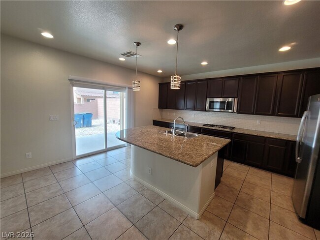 Building Photo - 2409 W Gilmore Ave