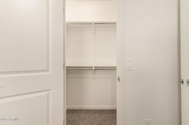 Building Photo - 3022 Hayden Rose Ave