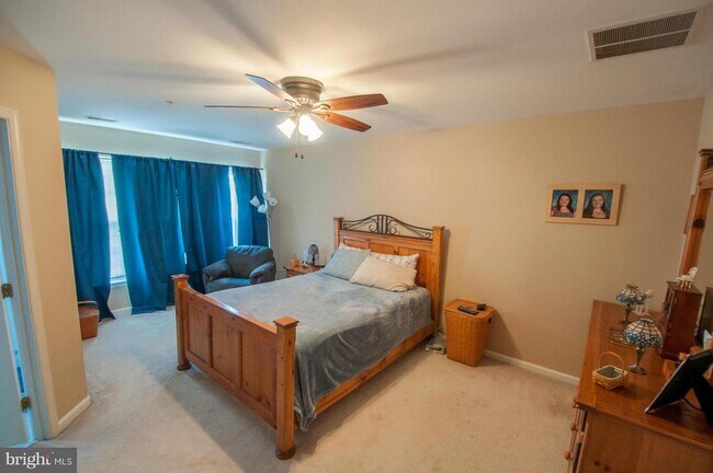 Building Photo - 5813 Whiterose Way