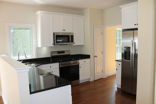 Building Photo - 15 Glen Ridge Rd
