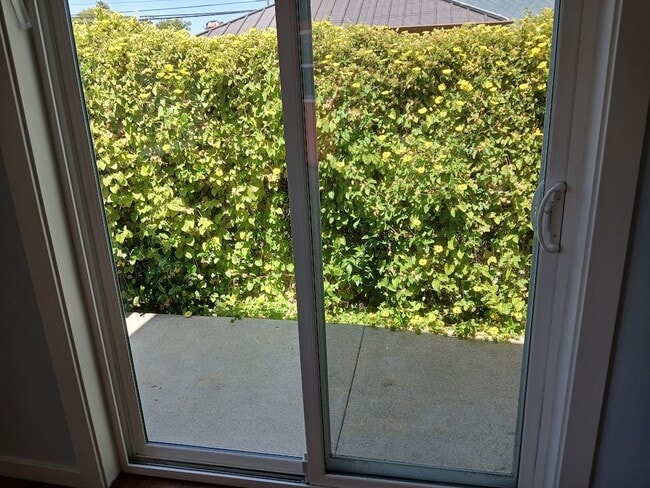private patio - 1810 Stearns Dr
