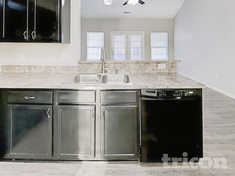 Building Photo - 871 Anchor Way NE