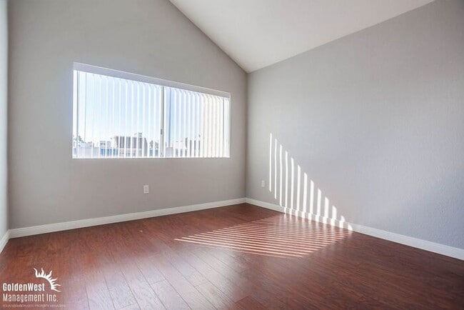 Building Photo - Charming 2Bdm 2Ba Condo in The Venetian Community of La Jolla