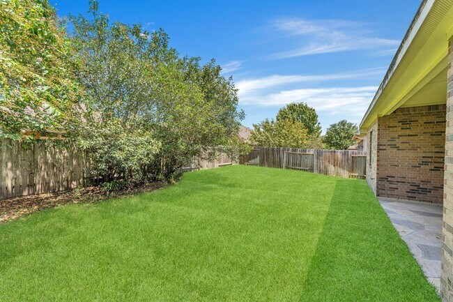 Building Photo - 14823 Yellow Begonia Dr